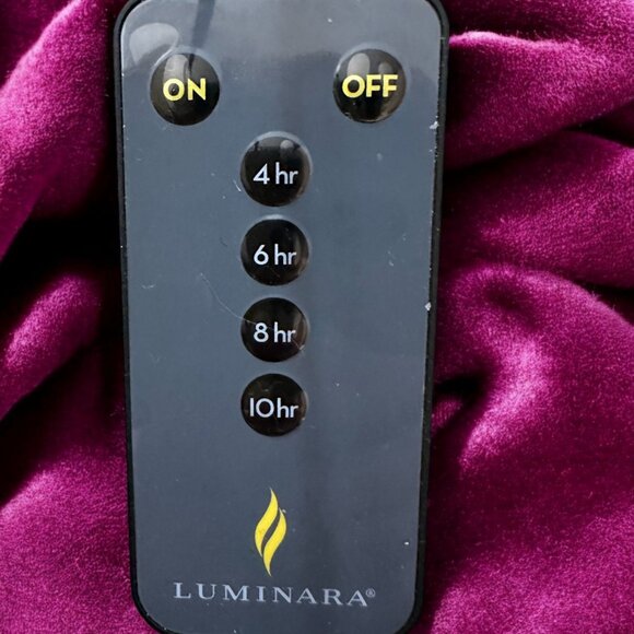 Luminara 2 Lilac Battery Powered Candles Used {READ) - Picture 6 of 6